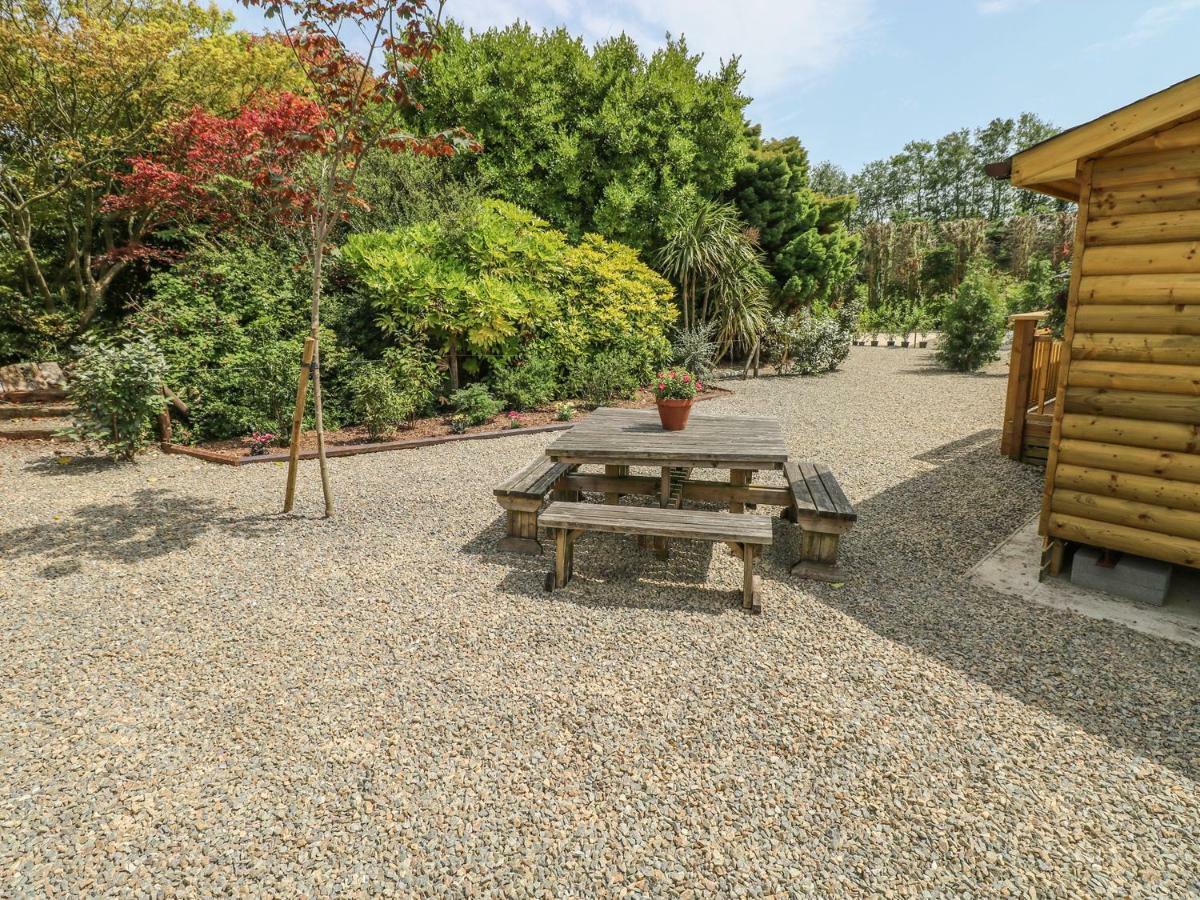 Willow Lodge Tenby Exterior photo